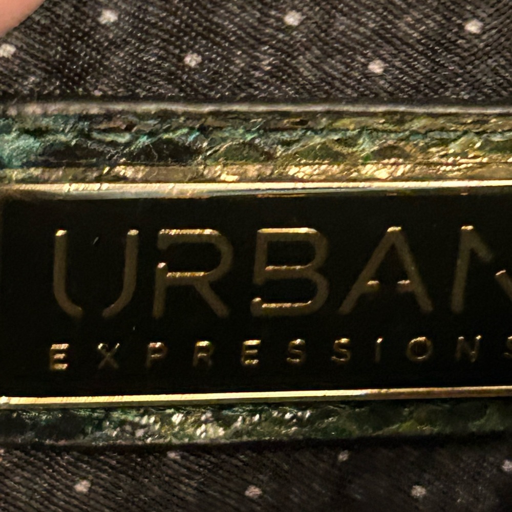 Pristine Urban Essentials crossbody bag - Picture 2 of 2